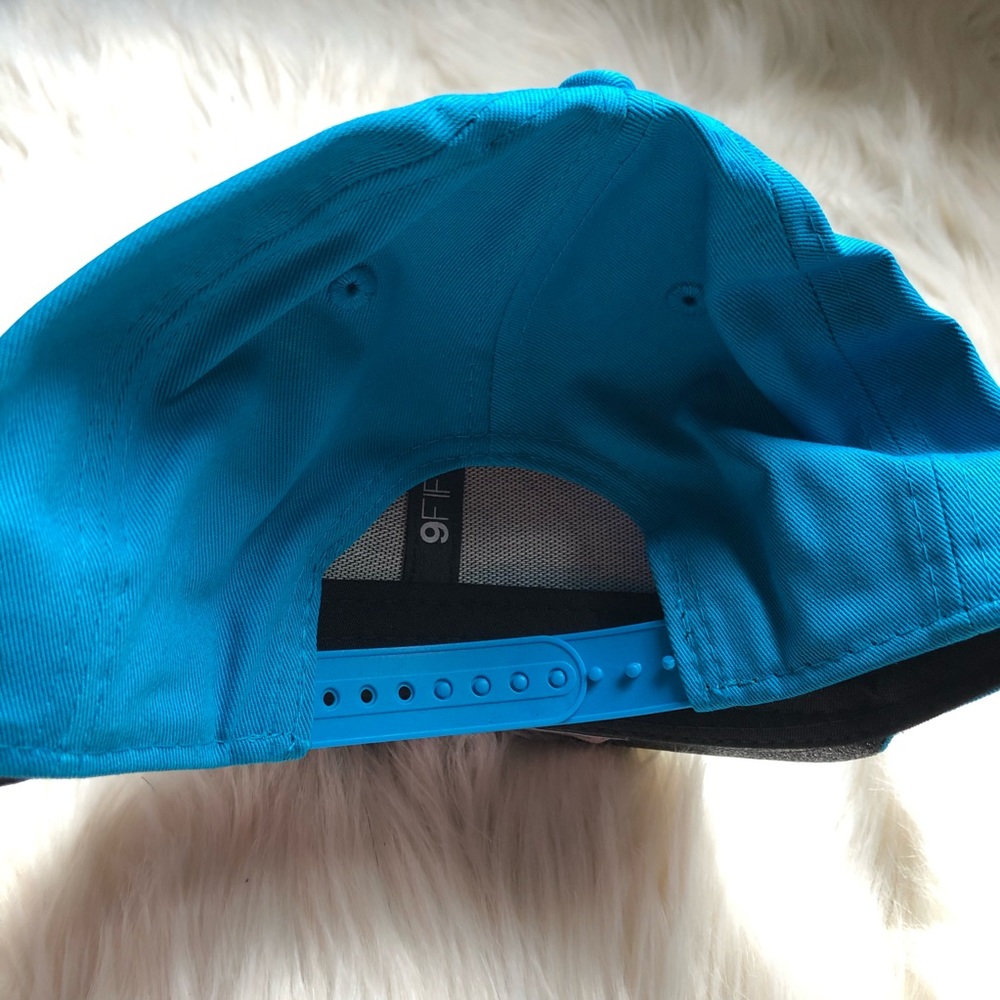 NFL New Era Carolina Panthers Glisten SnapBack - Picture 3 of 4